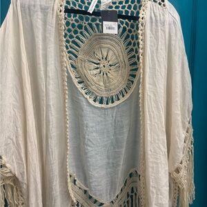 Cream Crochet Fringe kimono Boho Vibes. NWT size large